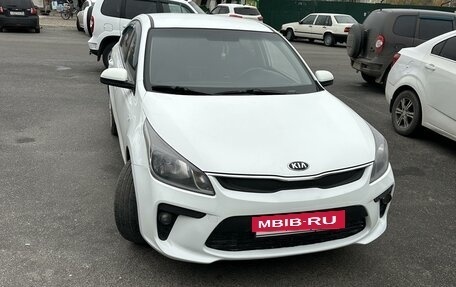 KIA Rio IV, 2017 год, 850 000 рублей, 3 фотография