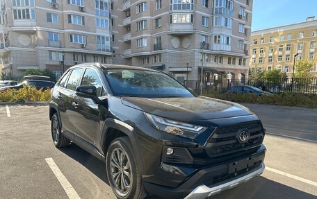 Toyota RAV4, 2024 год, 4 300 000 рублей, 8 фотография