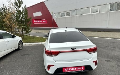 KIA Rio IV, 2017 год, 850 000 рублей, 5 фотография