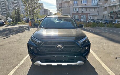 Toyota RAV4, 2024 год, 4 300 000 рублей, 9 фотография