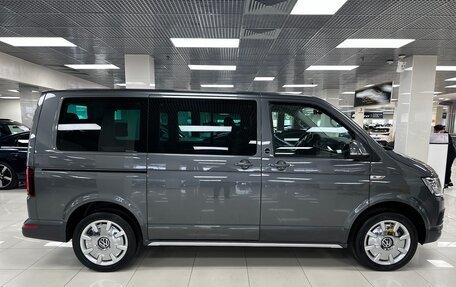 Volkswagen Caravelle T6 рестайлинг, 2017 год, 4 499 000 рублей, 4 фотография