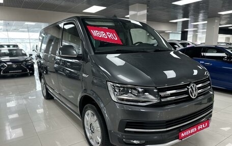 Volkswagen Caravelle T6 рестайлинг, 2017 год, 4 499 000 рублей, 2 фотография