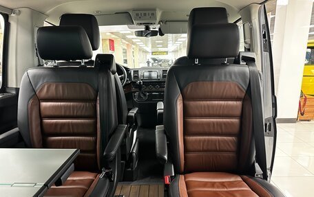 Volkswagen Caravelle T6 рестайлинг, 2017 год, 4 499 000 рублей, 17 фотография