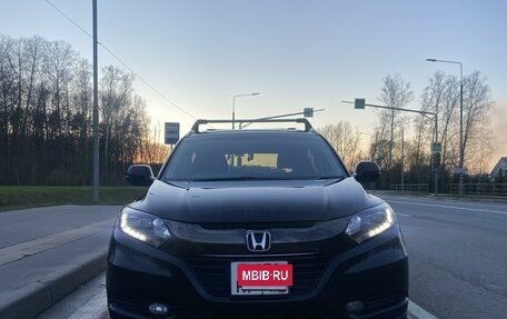 Honda Vezel, 2017 год, 1 730 000 рублей, 2 фотография