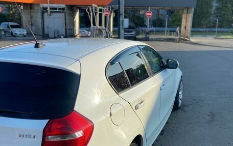 BMW 1 серия, 2010 год, 910 000 рублей, 10 фотография