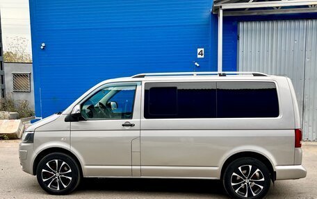 Volkswagen Caravelle T5, 2011 год, 1 660 000 рублей, 3 фотография