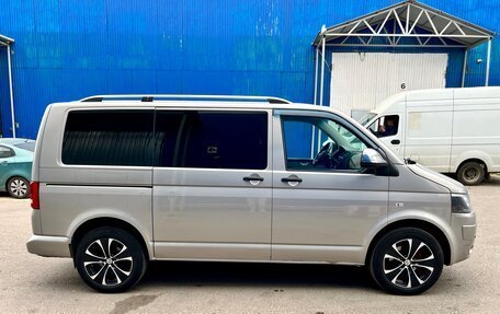 Volkswagen Caravelle T5, 2011 год, 1 660 000 рублей, 4 фотография