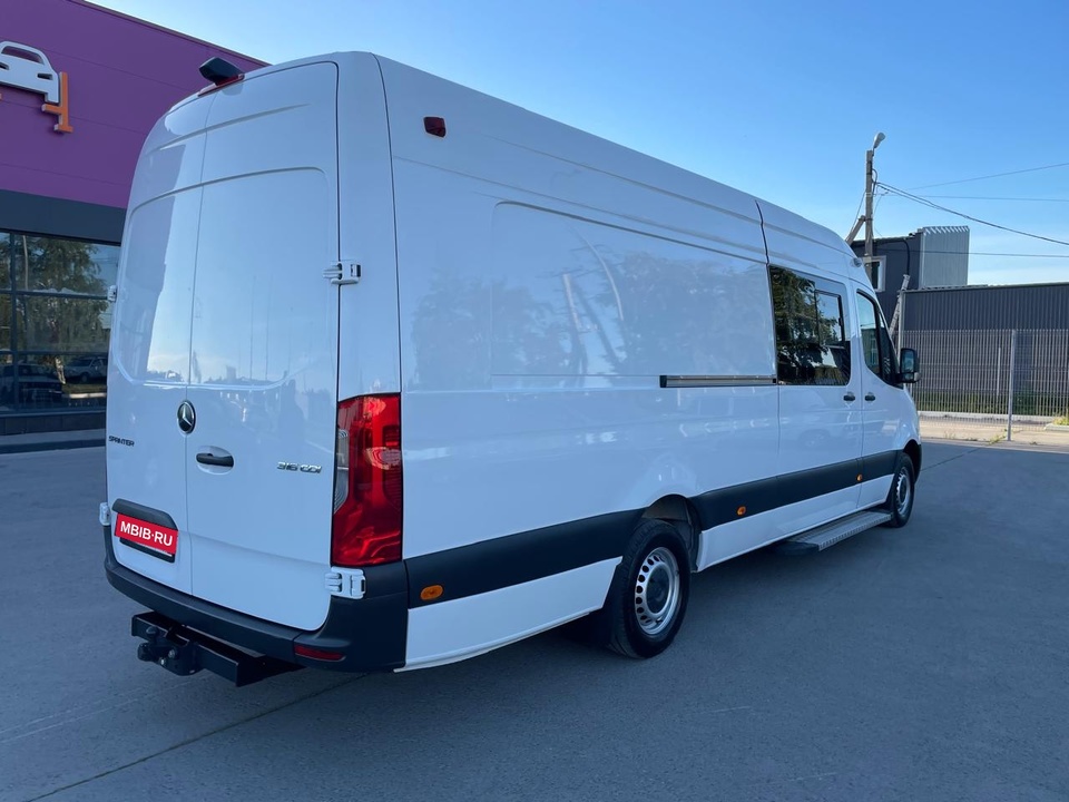 Mercedes-Benz Sprinter, 2021 год, 6 200 000 рублей, 9 фотография