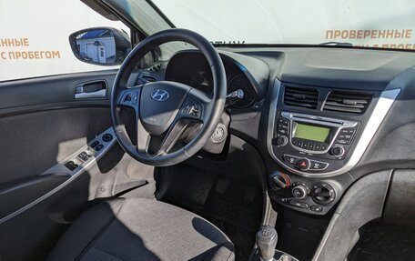 Hyundai Solaris II рестайлинг, 2013 год, 930 000 рублей, 17 фотография