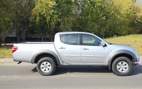 Mitsubishi L200 IV рестайлинг, 2014 год, 1 365 000 рублей, 1 фотография