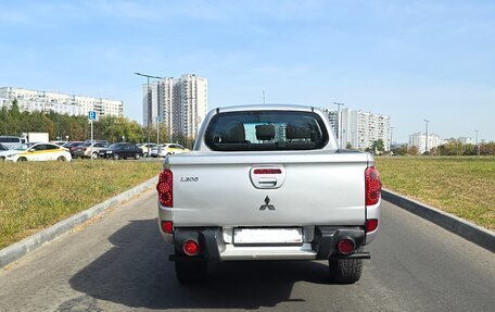 Mitsubishi L200 IV рестайлинг, 2014 год, 1 365 000 рублей, 8 фотография