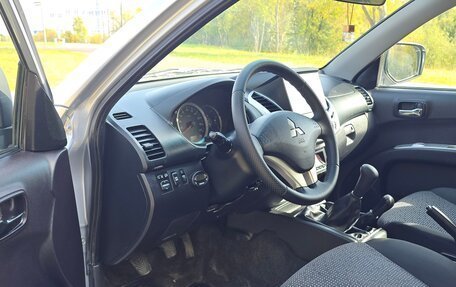 Mitsubishi L200 IV рестайлинг, 2014 год, 1 365 000 рублей, 9 фотография