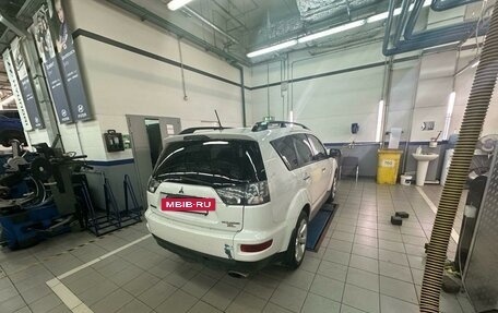 Mitsubishi Outlander III рестайлинг 3, 2011 год, 1 327 000 рублей, 5 фотография