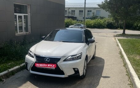 Lexus CT I рестайлинг, 2011 год, 1 650 000 рублей, 4 фотография