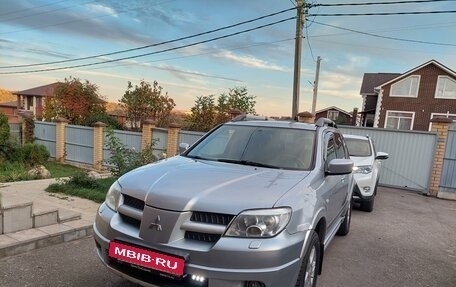 Mitsubishi Outlander III рестайлинг 3, 2006 год, 749 000 рублей, 4 фотография