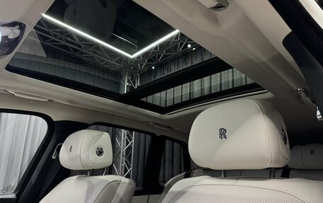 Rolls-Royce Cullinan, 2019 год, 40 000 000 рублей, 18 фотография