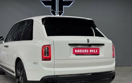 Rolls-Royce Cullinan, 2019 год, 40 000 000 рублей, 9 фотография