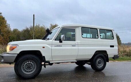 Toyota Land Cruiser 70, 2021 год, 6 610 000 рублей, 5 фотография