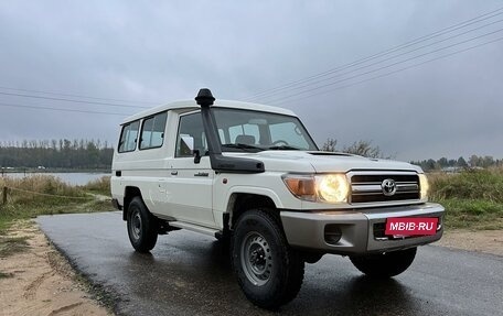 Toyota Land Cruiser 70, 2021 год, 6 610 000 рублей, 4 фотография