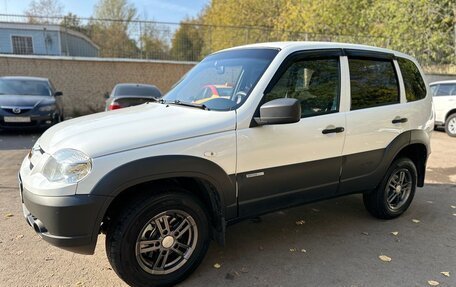 Chevrolet Niva I рестайлинг, 2018 год, 930 000 рублей, 2 фотография