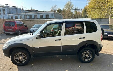 Chevrolet Niva I рестайлинг, 2018 год, 930 000 рублей, 8 фотография