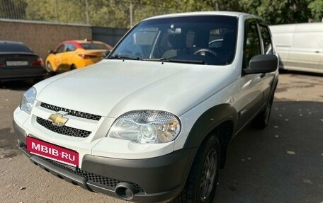 Chevrolet Niva I рестайлинг, 2018 год, 930 000 рублей, 4 фотография