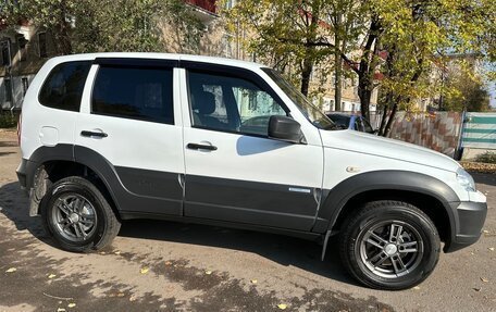 Chevrolet Niva I рестайлинг, 2018 год, 930 000 рублей, 14 фотография