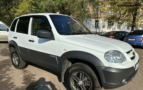 Chevrolet Niva I рестайлинг, 2018 год, 930 000 рублей, 13 фотография