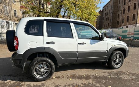 Chevrolet Niva I рестайлинг, 2018 год, 930 000 рублей, 17 фотография