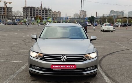 Volkswagen Passat B8 рестайлинг, 2015 год, 1 700 000 рублей, 2 фотография