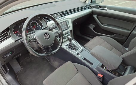 Volkswagen Passat B8 рестайлинг, 2015 год, 1 700 000 рублей, 25 фотография