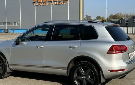 Volkswagen Touareg III, 2011 год, 1 960 000 рублей, 10 фотография