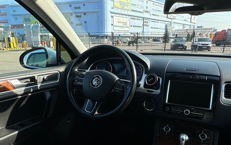 Volkswagen Touareg III, 2011 год, 1 960 000 рублей, 14 фотография