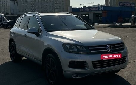 Volkswagen Touareg III, 2011 год, 1 960 000 рублей, 13 фотография