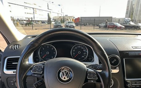 Volkswagen Touareg III, 2011 год, 1 960 000 рублей, 28 фотография