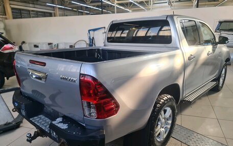 Toyota Hilux VIII, 2017 год, 2 950 000 рублей, 5 фотография