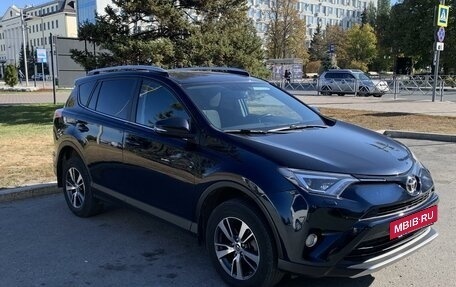 Toyota RAV4, 2018 год, 2 600 000 рублей, 4 фотография