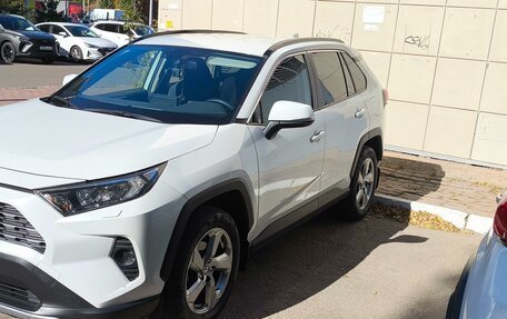 Toyota RAV4, 2021 год, 3 900 000 рублей, 11 фотография