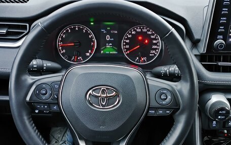 Toyota RAV4, 2021 год, 3 900 000 рублей, 7 фотография