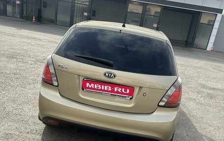 KIA Rio II, 2010 год, 820 000 рублей, 3 фотография