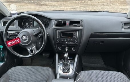 Volkswagen Jetta VI, 2013 год, 985 000 рублей, 4 фотография