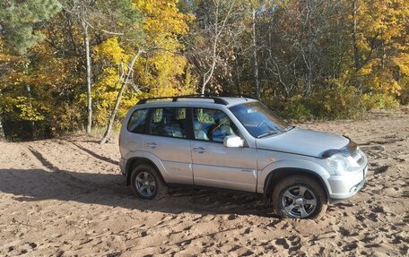 Chevrolet Niva I рестайлинг, 2011 год, 460 000 рублей, 3 фотография