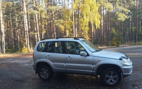 Chevrolet Niva I рестайлинг, 2011 год, 460 000 рублей, 8 фотография