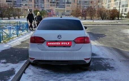 Volkswagen Jetta VI, 2013 год, 950 000 рублей, 2 фотография