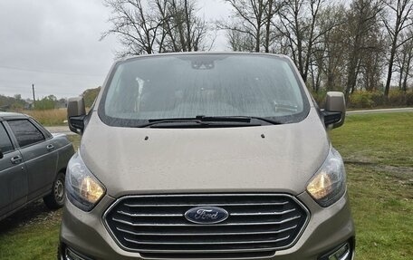 Ford Tourneo Custom I рестайлинг, 2018 год, 3 400 000 рублей, 2 фотография