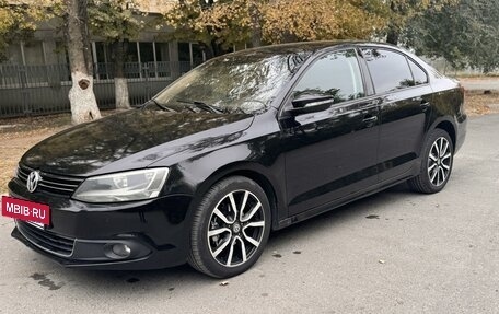 Volkswagen Jetta VI, 2013 год, 1 095 000 рублей, 7 фотография