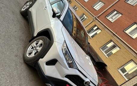 Toyota RAV4, 2022 год, 3 300 000 рублей, 2 фотография