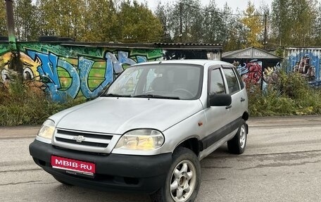 Chevrolet Niva I рестайлинг, 2004 год, 249 900 рублей, 1 фотография