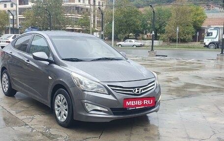 Hyundai Solaris II рестайлинг, 2016 год, 915 000 рублей, 2 фотография