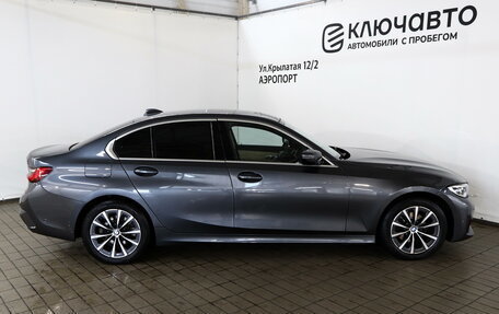 BMW 3 серия, 2019 год, 3 690 000 рублей, 13 фотография